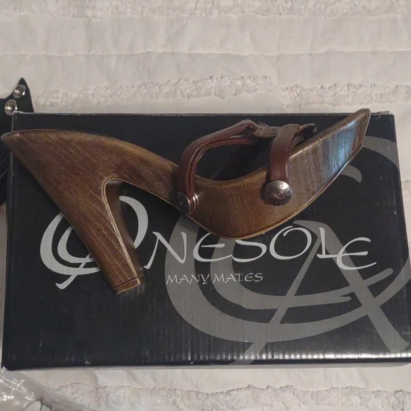 Onesole Brown Women's Interchangeable Heels - Picture 6 of 6